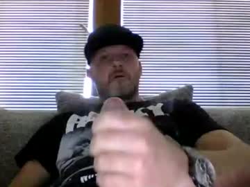 Bigapolllo • hugecumshot • 45y • South Moravian, Czechia • public