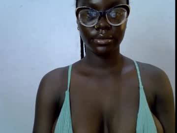 Black Petitqueen12