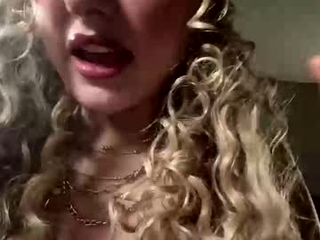 Blonde Lover401832 • bigboobs • 23y • United States • public