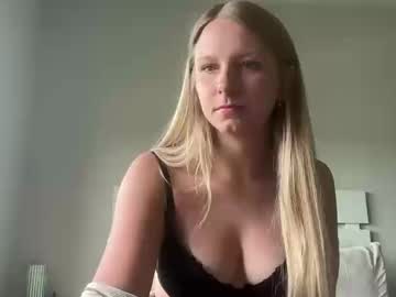 Blondiecleamae • naked • 22y • United States • public