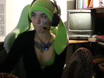 Bluedweeb • latina • 0y • in your mind • public