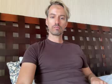 Brad146 • hung • 39y • US • public