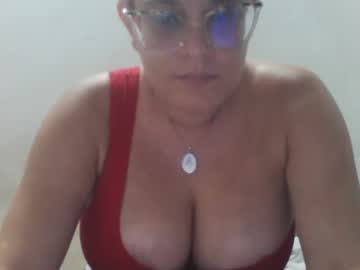 Brandykent 14 • bigboobs • 33y • colombia • public