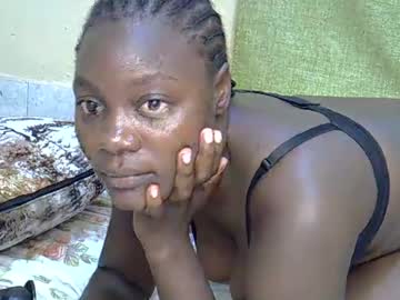 Bubbly Ass30 • curvy • 21y • coast • public