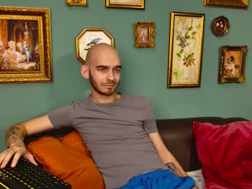 Live cam boy Burning_bald, 24 yrs – Hot Gay Cams
