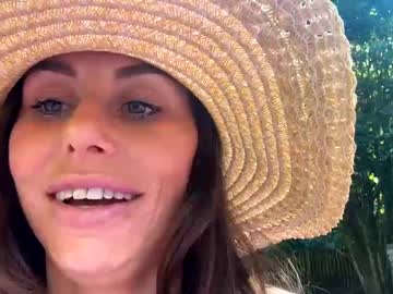 Calicambri • milf • 35y • United States • public