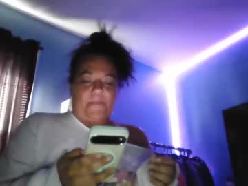 Calichic021525 • makemecum • MY BED • public