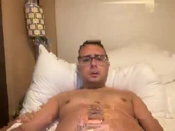 Live cam boy Caliguyweo – Hot Gay Cams