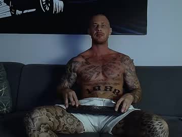 Calvinhunt69 • feet • 0y • Eastern Europe • public