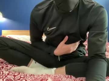 Live cam boy Camdogfr – Hot Male Cams