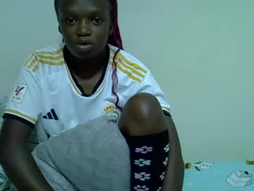 Candiemaya • ebony • 19y • just around • public