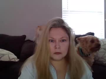 Carolinarayne • orgy • 0y • Missouri, United States • public