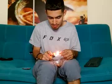 Live cam boy Cash_master_san, 21 yrs – Hot Male Cams