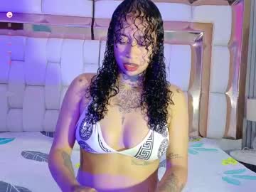 Cattaleeyaa • ebony • 21y • Colombia ??? • public