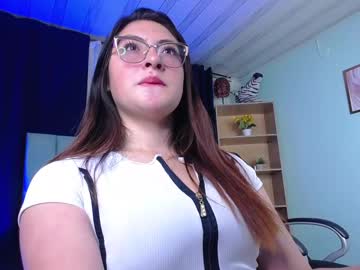 Charlotteee1 • latina • 21y • Pleasureland • public