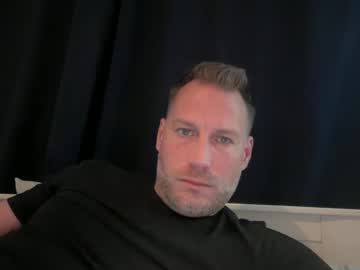 Chris2021x • german • 38y • Berlin • public