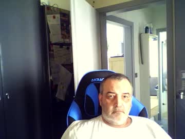 Chris250268 • c2c • 57y • right here with you • public