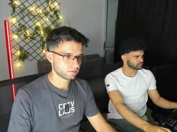 Chrisandrew  • feet • 22y • Medellin, Colombia • public