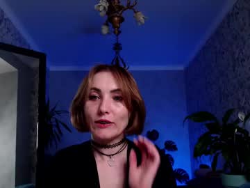 Clara Bendover • petite • 31y • Europe • public