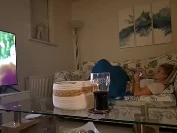 Cmcdmc • fucking • 0y • England, United Kingdom • public