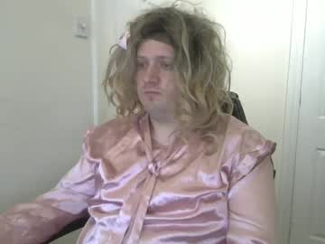 Constantlyleakypm2dominateme • sissy • 39y • England, United Kingdom • public