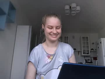 Coraliehemmeter • shy • 18y • The Netherlands • public