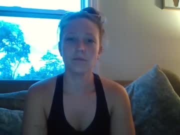 Creamymilfcookies • milf • Canada • public