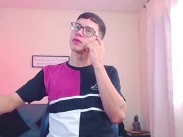 cumandres - Free Live Cam Model Online