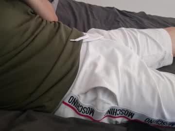 Cumwithpapinow live cam profile photo — massivecum — age 0 — England, United Kingdom