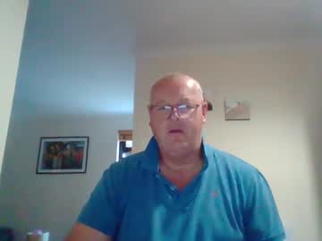 Live Twink Performer curiousax77 – profile photo, streaming now