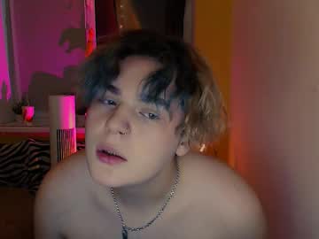 Live cam boy Curlyboy_1, 18 yrs – Hot Male Cams