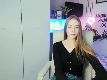 Daisycuty • feet • 0y • United Kingdom • public