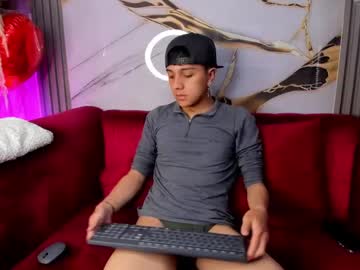 Live cam boy Danieltravel, 18 yrs – Hot Male Cams