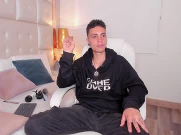 Dark_sun333 • bigcocks24y • Medellín, Colombia • public