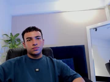 Live cam boy David_rtr – Hot Male Cams