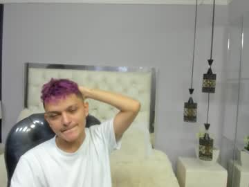 Live cam boy Davidblaze_, 19 yrs – Hot Male Cams