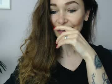 Delilah Sweet • cuckolding • 37y • Poland • public