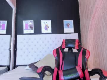 Denny Zeans • latina • 23y • Paradise • public