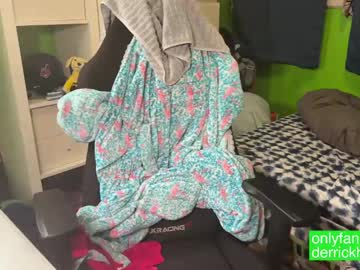 Live cam boy Derrick_hose – Hot Male Cams