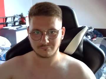 Dervechi • bigcock • 25y • Bretagne, France • public