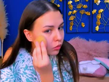 Donna Won • striptease • 20y • Lithuania • public