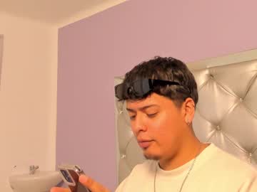 Live cam boy Drakenn_, 24 yrs – Hot Male Cams