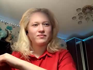 Dulciemclaws • blonde • 18y • The Netherlands • public