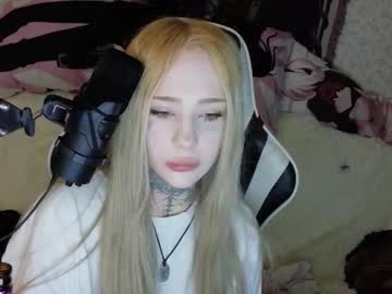 Dust1rl live cam profile photo — HD — tattoo — age 86 — On your Walls