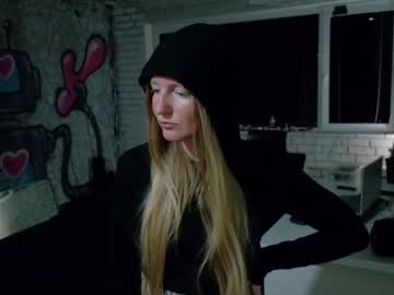 Duttyigyal • tattoos • 0y • East Europe • public