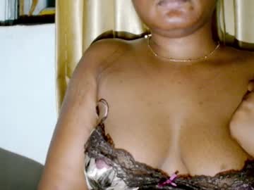 Ebony Hotxs • newmodel • 23y • closer to you • public