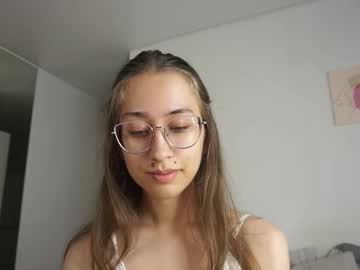eemi1y - Live Cam Model Online on Ted's Cam Directory