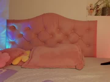 Effy_cb • latina • your bed? • public