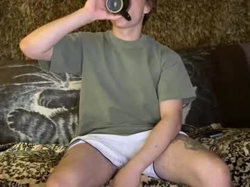 Eitanhere • bigdick22y • currently: your ex's bed. still warm. • public