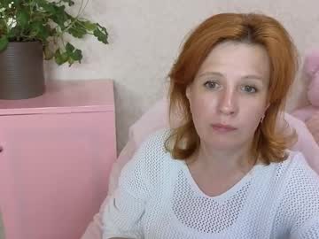 Elannaria • milf • 39y • Romania • public